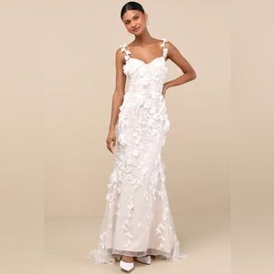 Elliatt White Floral Maxi Dress